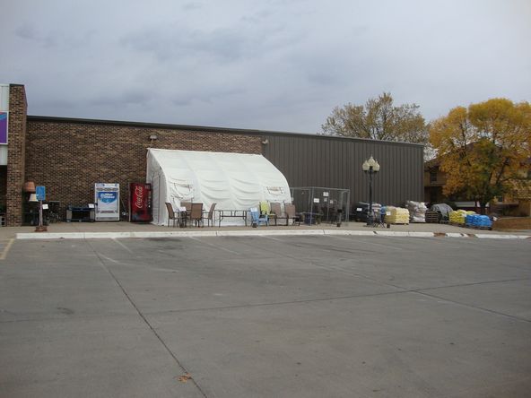 Leon Retail Center: 108 NE 3rd St, Leon, IA 50144